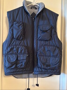 Navy Utility Puffer Vest with Multiple Pockets